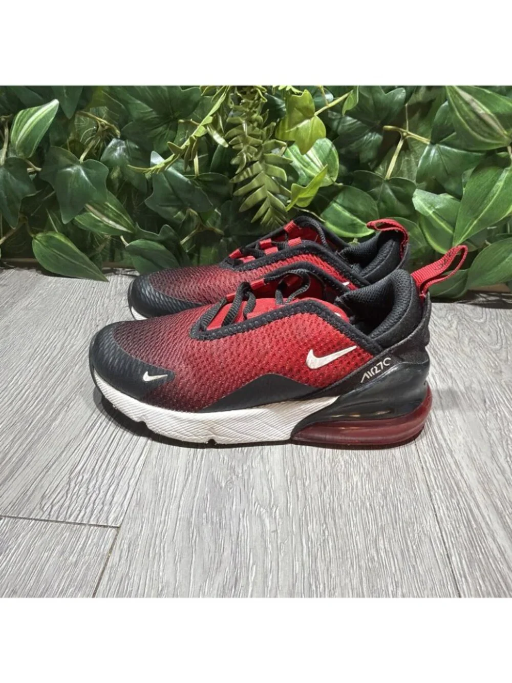 Nike Air Max 270 Preschool Gym red Boys Size 12c Running Shoes